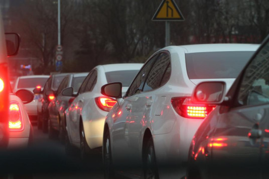 城市臭氧的來源多為汽車尾氣排放污染